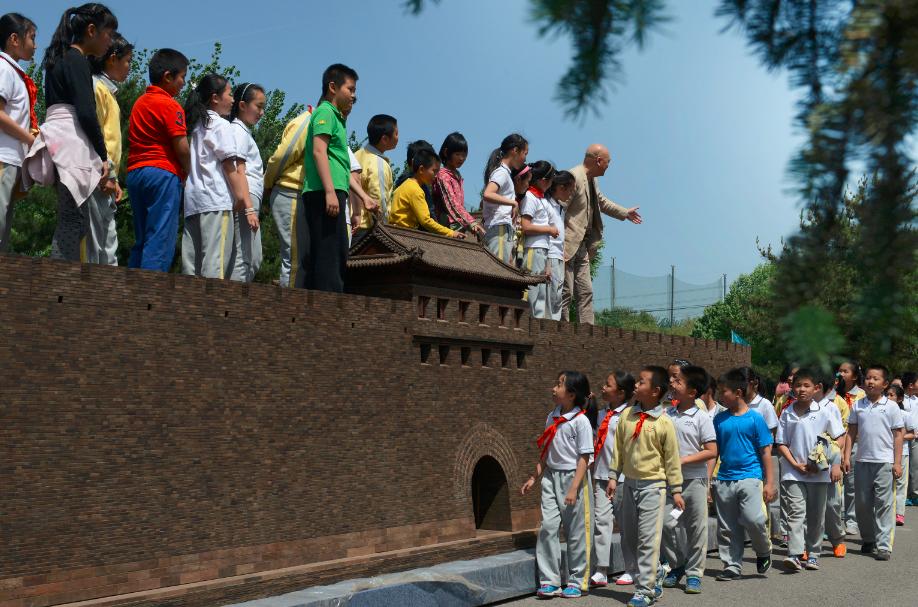 陈丽华紫檀宫博物馆视频,陈丽华的紫檀城门为什么不让展出
