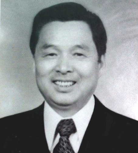 邓丽君的父亲是国军少校军官，极力反对女儿去日本发展