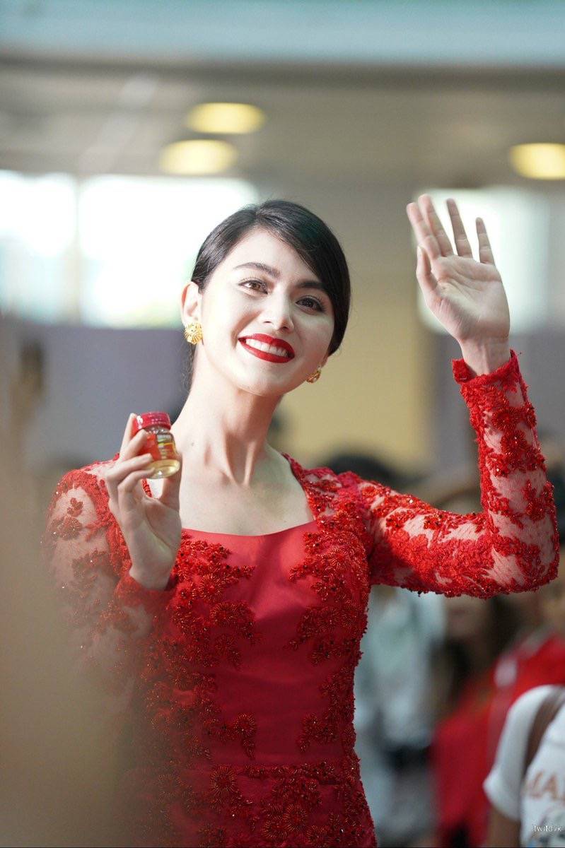 泰星mai橘色,泰星mai机场与粉丝互动