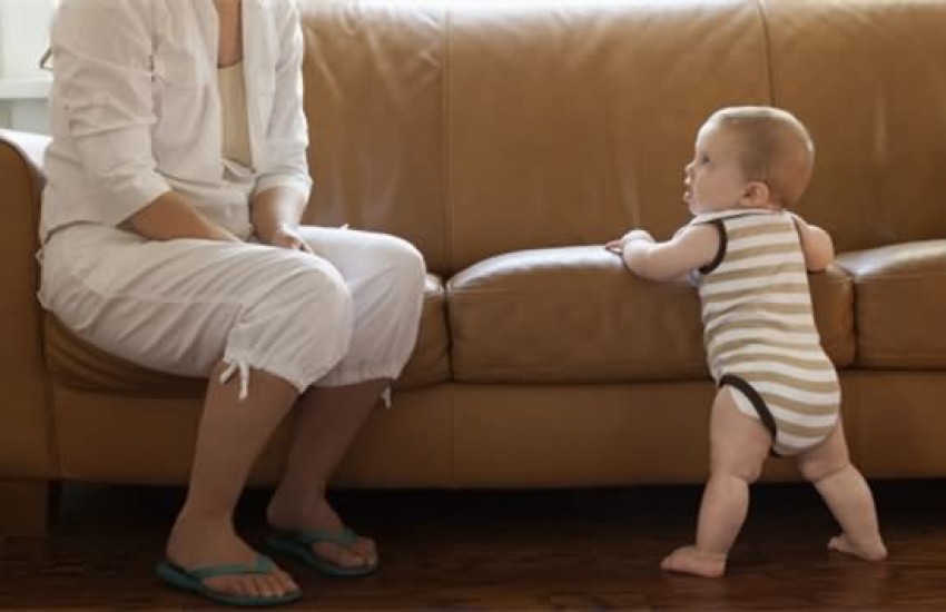 婴儿怎么才能学会走路,让宝宝学会走路的方法