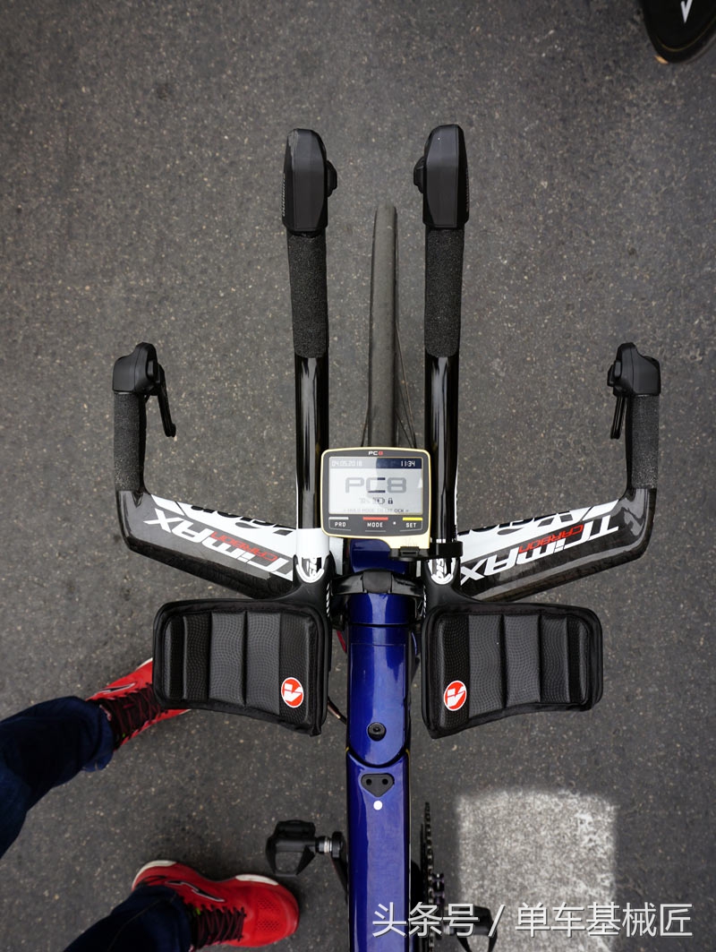 argon18明显今年设计费没给够，美利达依然保持了凌乱走线的风格