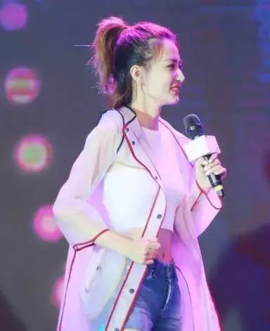 马思纯周冬雨渔夫帽的发型教程,马思纯发型女编发