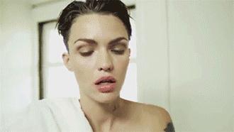 马思纯周冬雨渔夫帽的发型教程,马思纯发型女编发