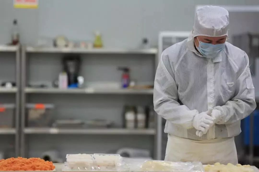 582位挑剔吃货盖章认证的一颗蛋黄酥，不红没天理，一上市便引爆了美食圈！