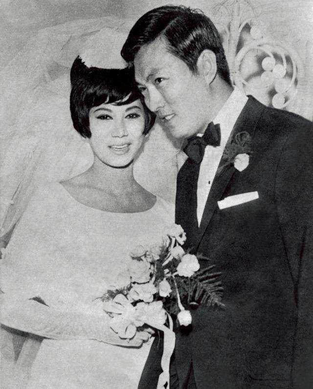 恩爱如初的十对明星夫妻,颜值最高的明星夫妻低调恩爱26年