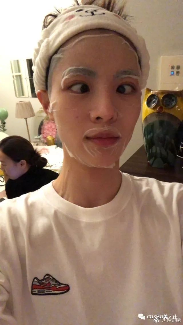 钟楚曦同款彩妆,钟楚曦阿玛尼权力唇膏