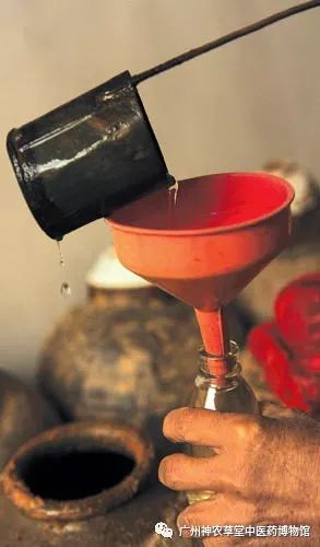 大姨妈血入药不白流了，人指甲制作喉炎丸，还有哪一些你意想不到的药？