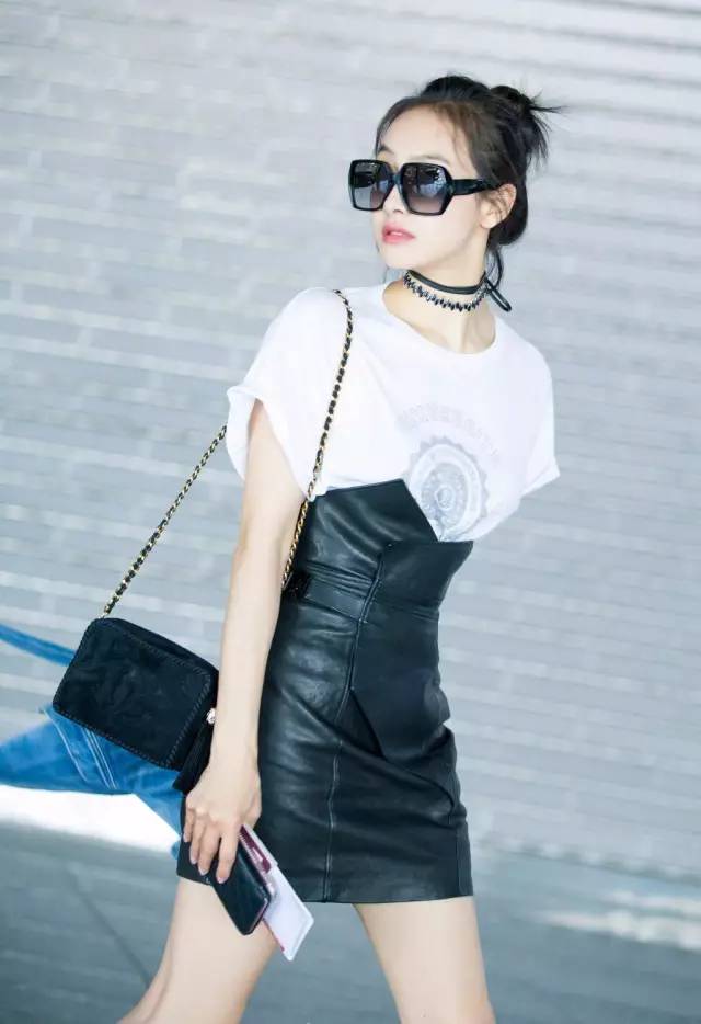 T恤+裙子，2019超时髦搭配