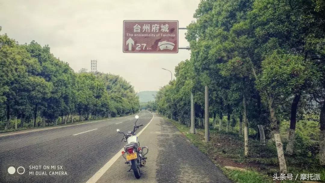 骑着摩托周末一起游,骑摩托来一场说走就走的旅行