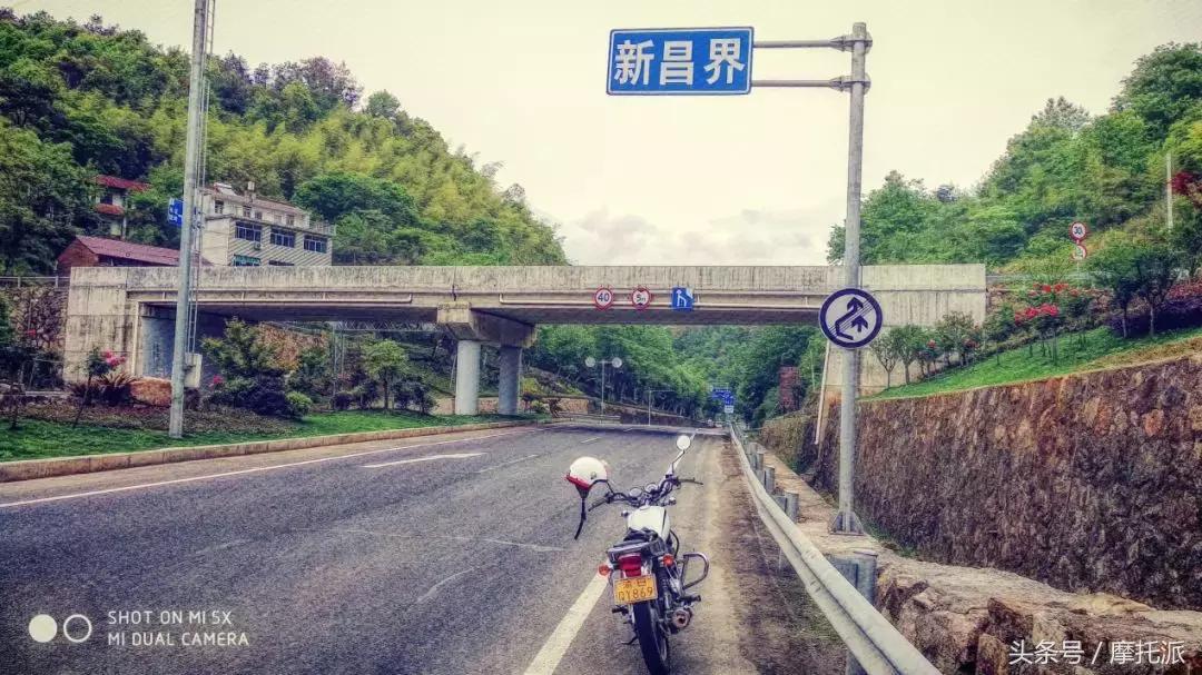 骑着摩托周末一起游,骑摩托来一场说走就走的旅行