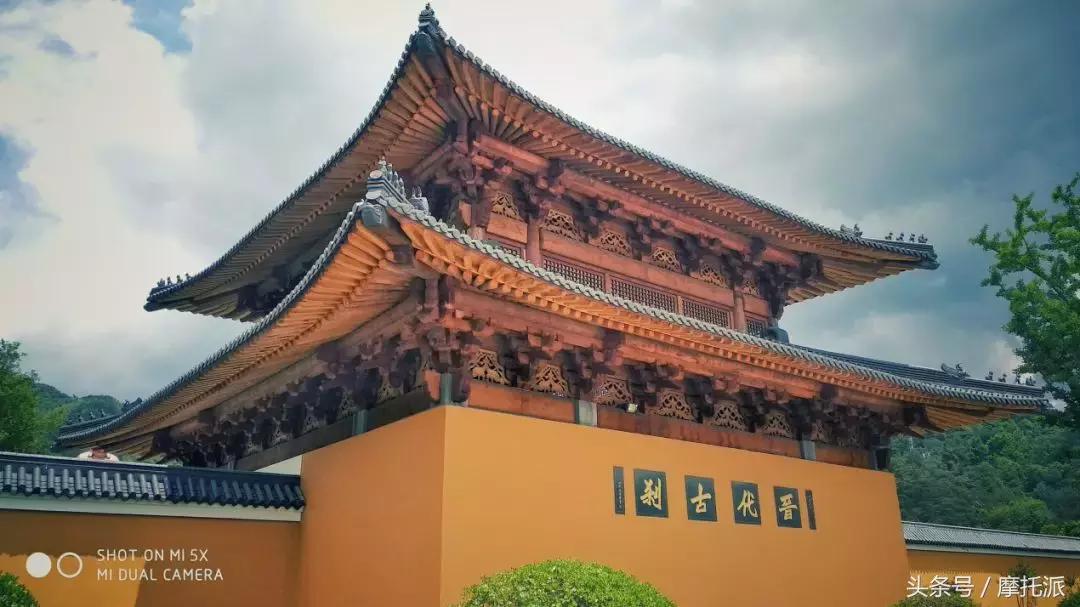 骑着摩托周末一起游,骑摩托来一场说走就走的旅行