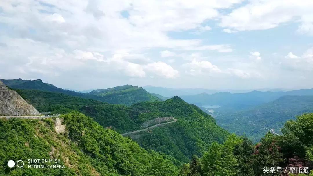 骑着摩托周末一起游,骑摩托来一场说走就走的旅行