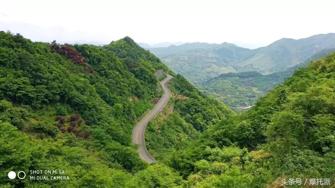 骑着摩托周末一起游,骑摩托来一场说走就走的旅行