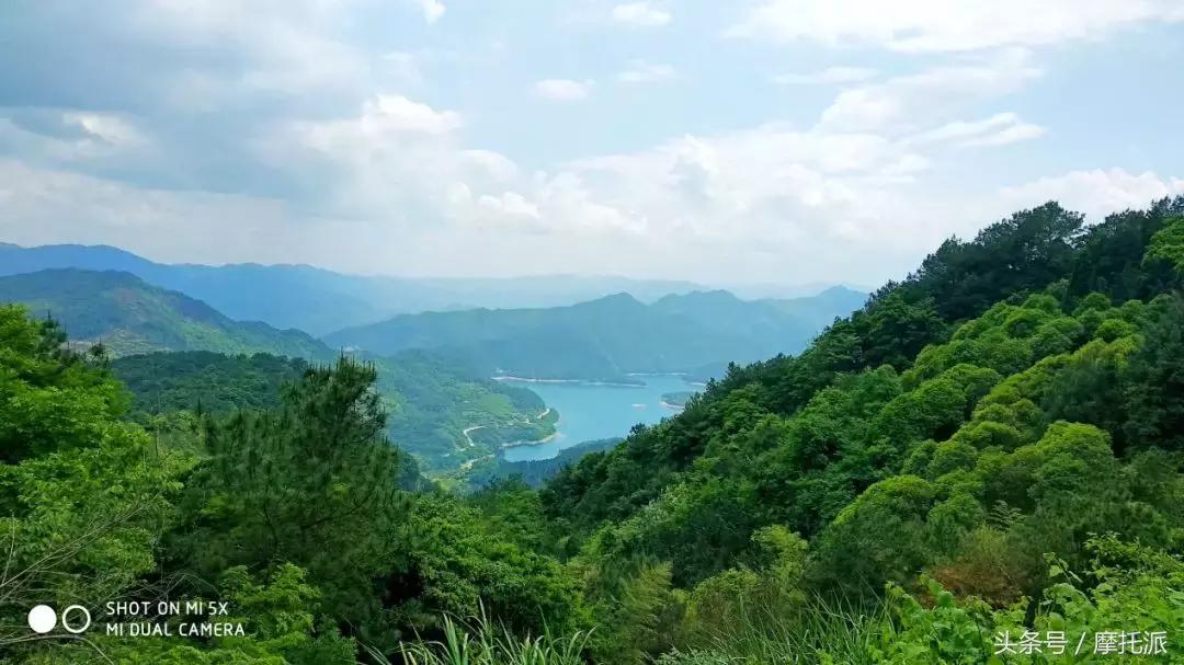 骑着摩托周末一起游,骑摩托来一场说走就走的旅行