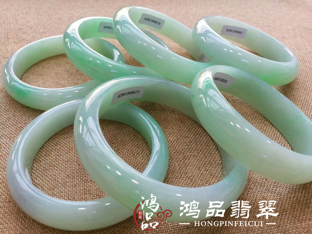 鸿品翡翠赵宏飞，打造一个专为微商服务的翡翠品牌