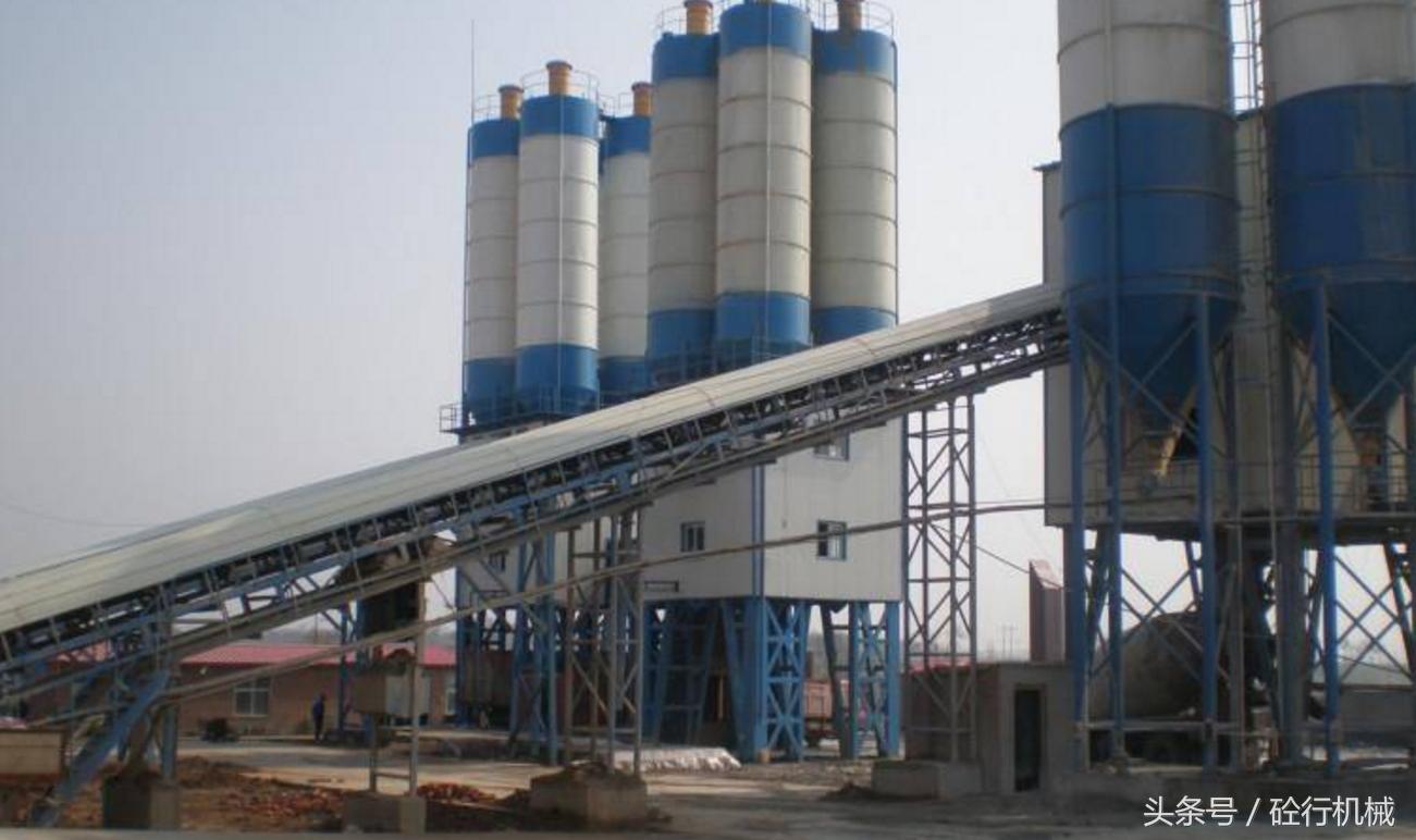 三一搅拌站斜皮带跑偏怎么调,搅拌站皮带跑偏解决方法