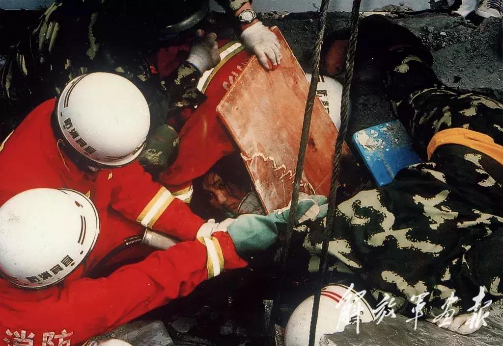 抗震救灾汶川,汶川地震十年感人视频播放