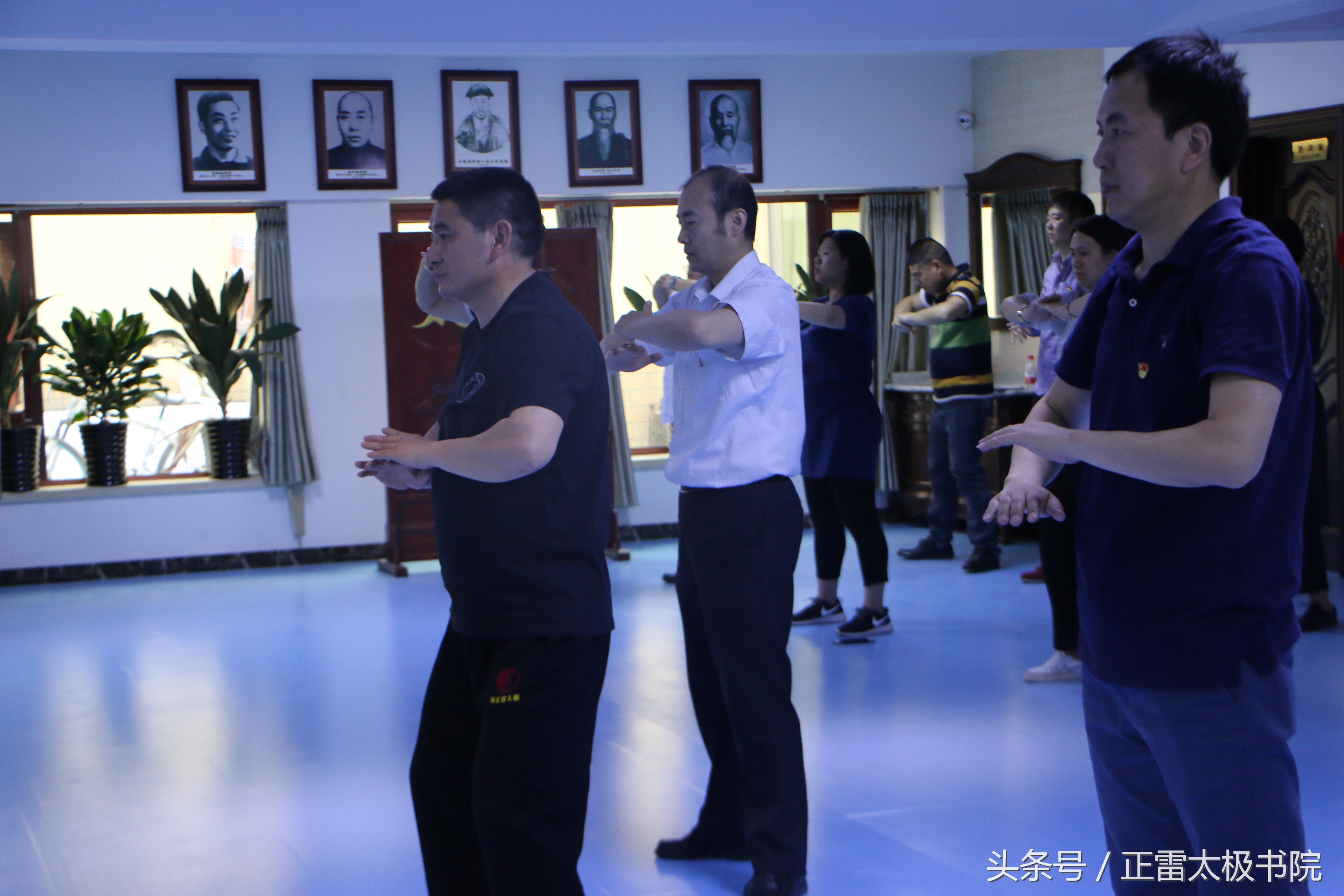 初学者练太极的正确方法,想练传统武术怎么打基础