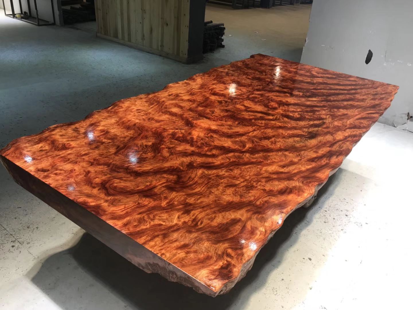 怎么挑实木家居,如何挑选原木大板