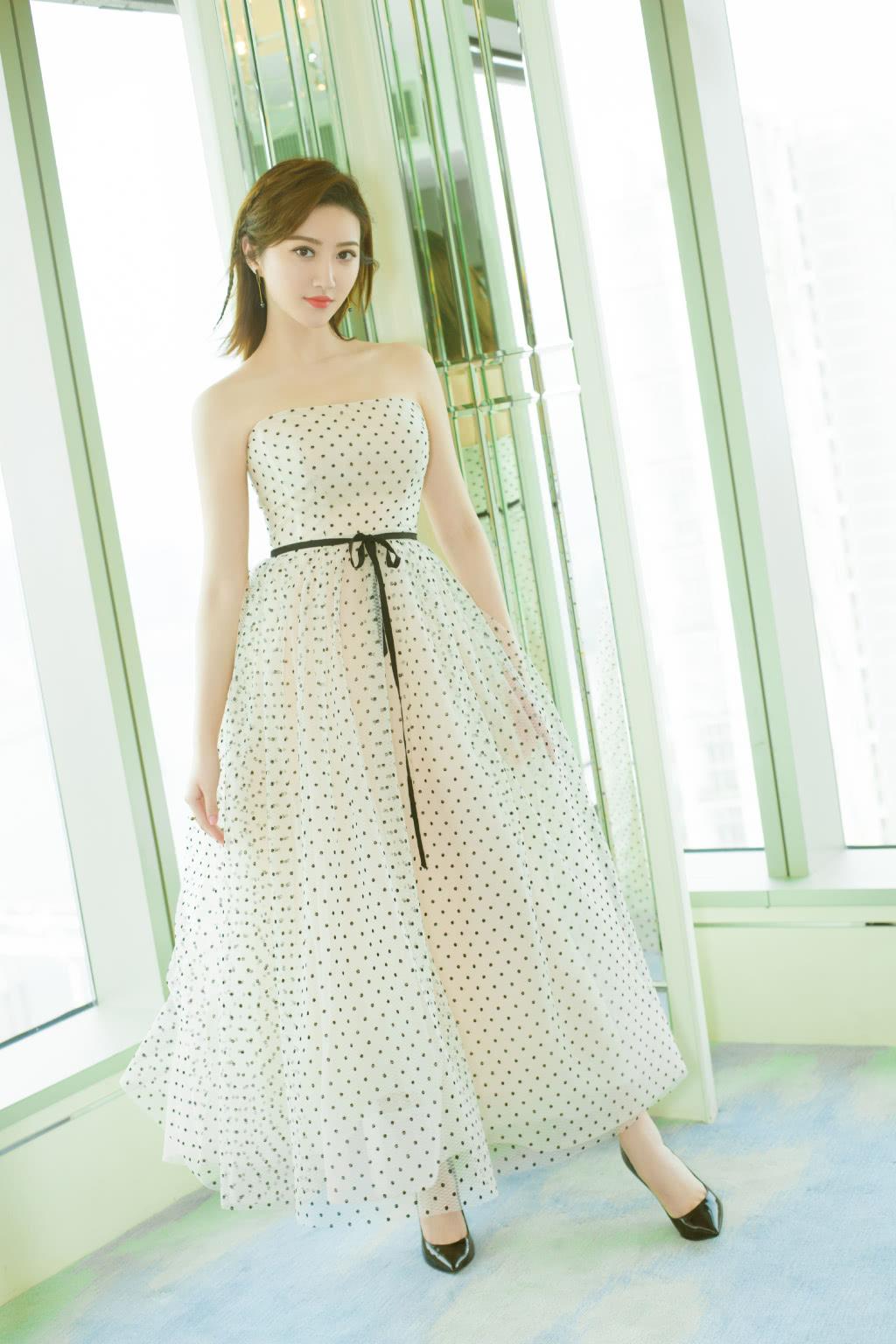 景甜在张继科事件后最新路透,景甜和张继科在一起后身材变化