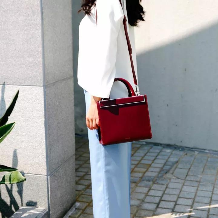 现在流行的包包款式品牌有哪些,包包推荐百搭名牌大包