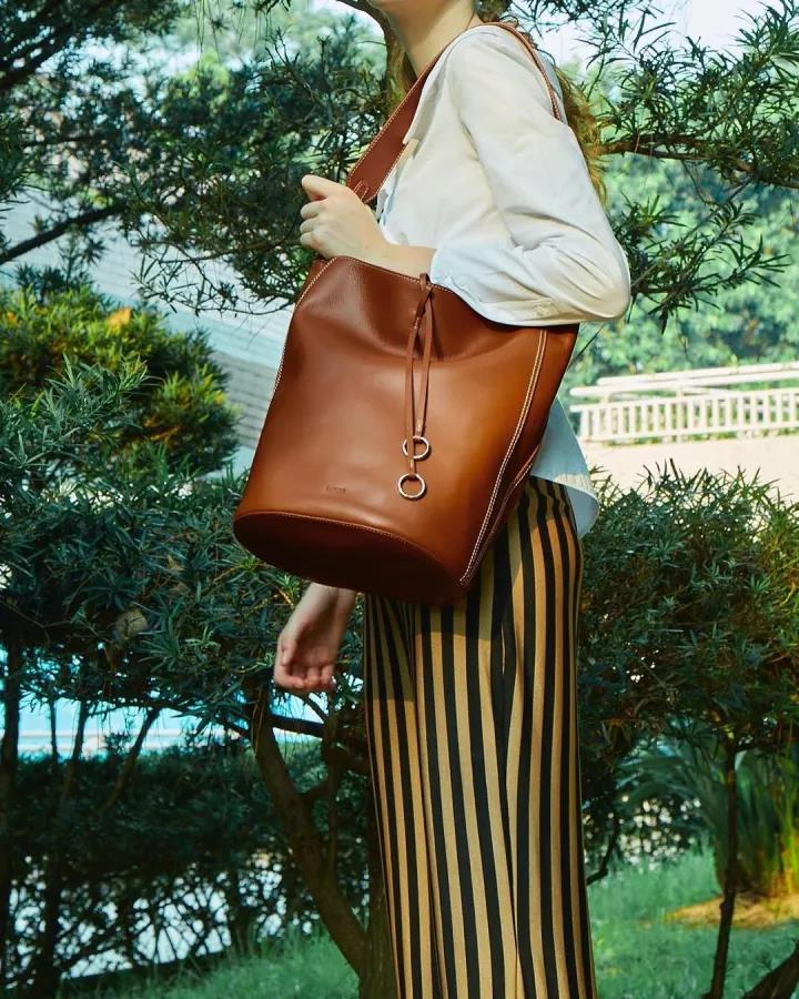 现在流行的包包款式品牌有哪些,包包推荐百搭名牌大包