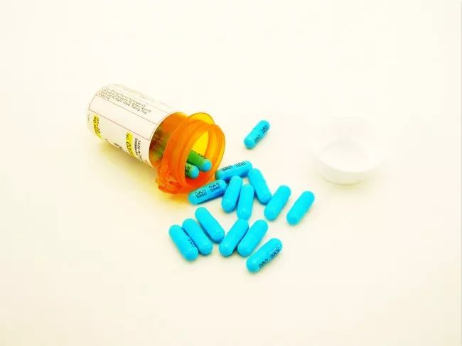 乱喂药对孩子的危害,妈妈给孩子乱服药导致孩子死亡