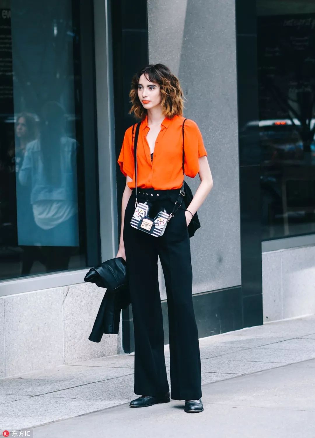 普通短袖怎么穿能穿出可爱感,夏天穿短袖显自己特别粗壮