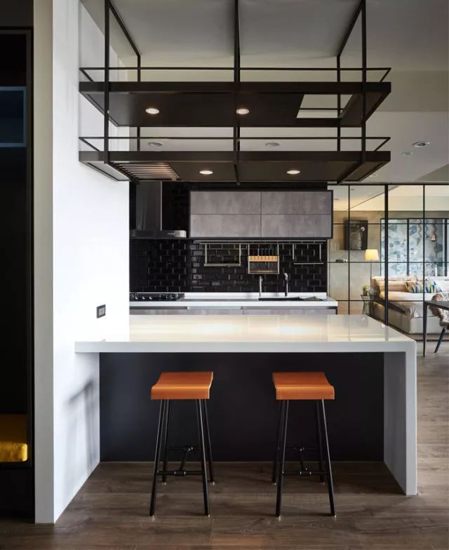 玻璃隔断节省空间,玻璃隔断能增加空间吗