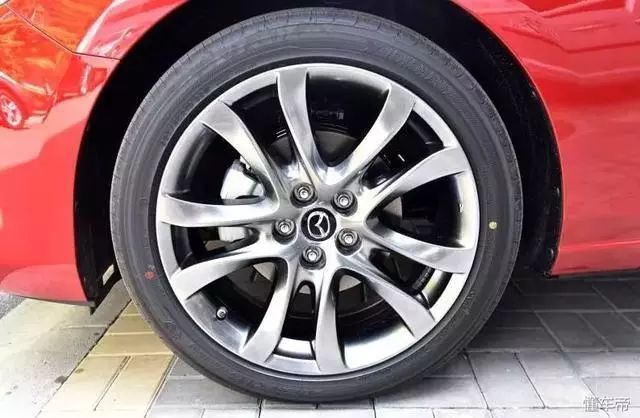 汽车补过轮胎必须做动平衡吗,补后面轮胎需要做动平衡吗