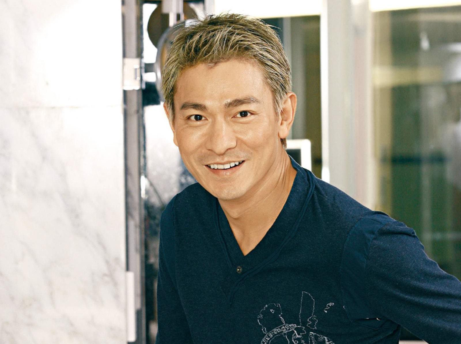 刘德华为粉丝还债,刘德华匿名帮助杨丽娟