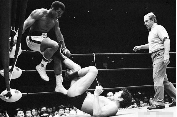 拳王阿里5场输给了谁,拳王阿里被李小龙打过吗