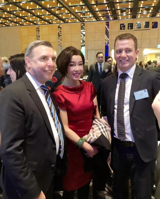 从著名阶下囚到澳洲总理座上宾,刘晓庆的传奇已经超过邓文迪