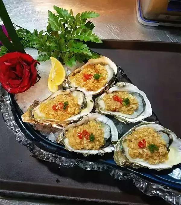 夏天来了喝啤酒吃海鲜,夏天到了吃海鲜