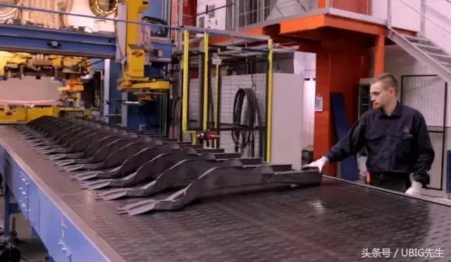 汽车零部件热冲压,汽车零部件热锻模具