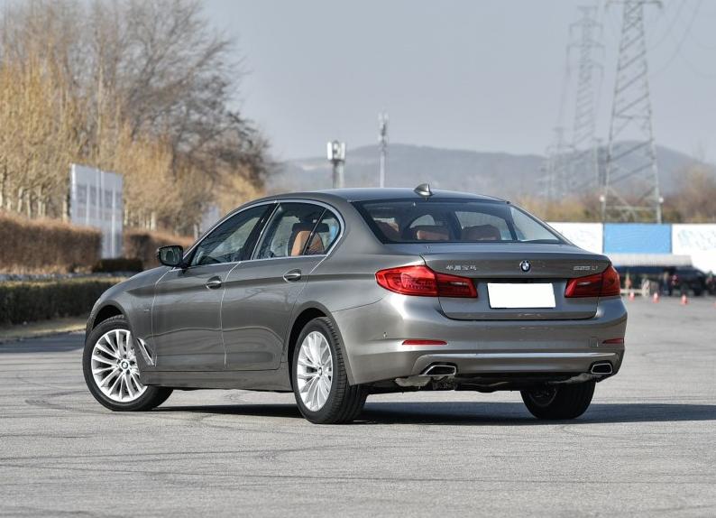 试驾全新宝马525li,成功路上的朋友