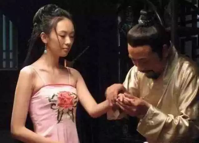 封建社会男尊女卑的例子,古代的男尊女卑是必然的吗