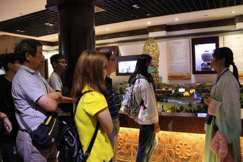 台湾学子参观故宫,台湾人参观大陆文物