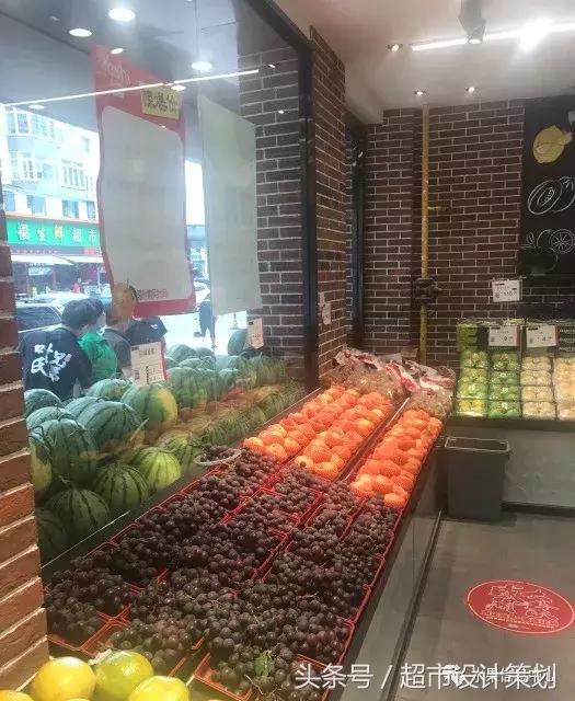 水果店水果陈列摆放销售技巧,20方长方形水果店铺陈列设计