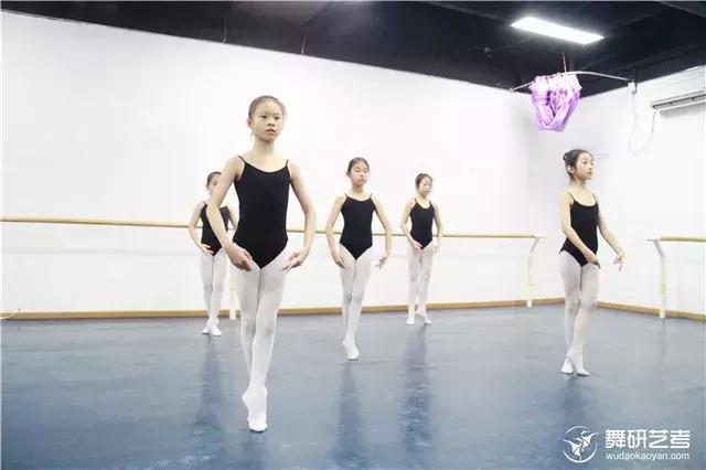 培养女儿学舞蹈,孩子学舞蹈学什么舞种比较好