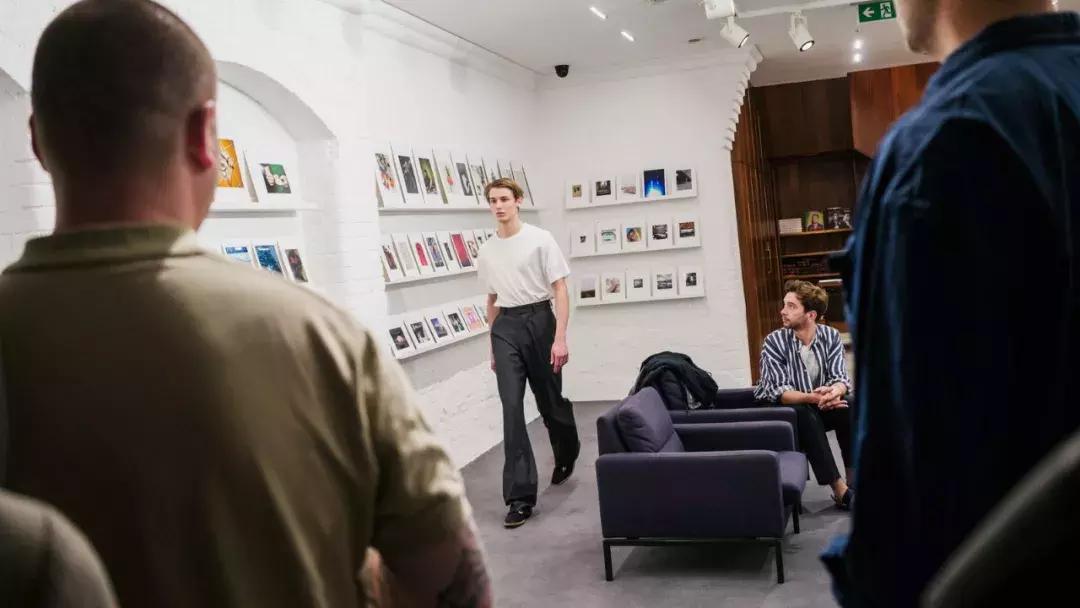 自从穿好「高腰裤」，我长高了十厘米