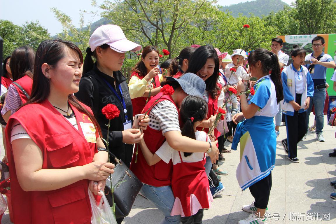 传递爱｜沂蒙山云蒙景区变成了一座“母亲山”