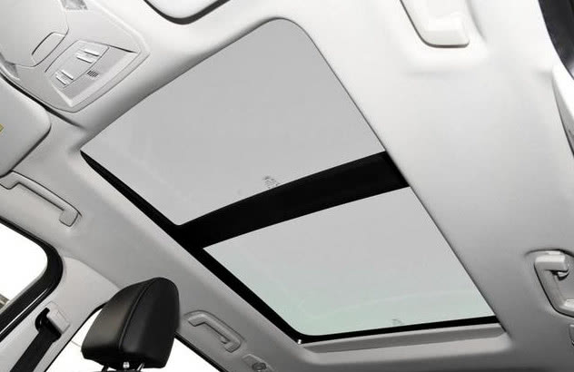 刚上市每月买10000台，官方降2.5万没人买，再降2.5万还是没人买