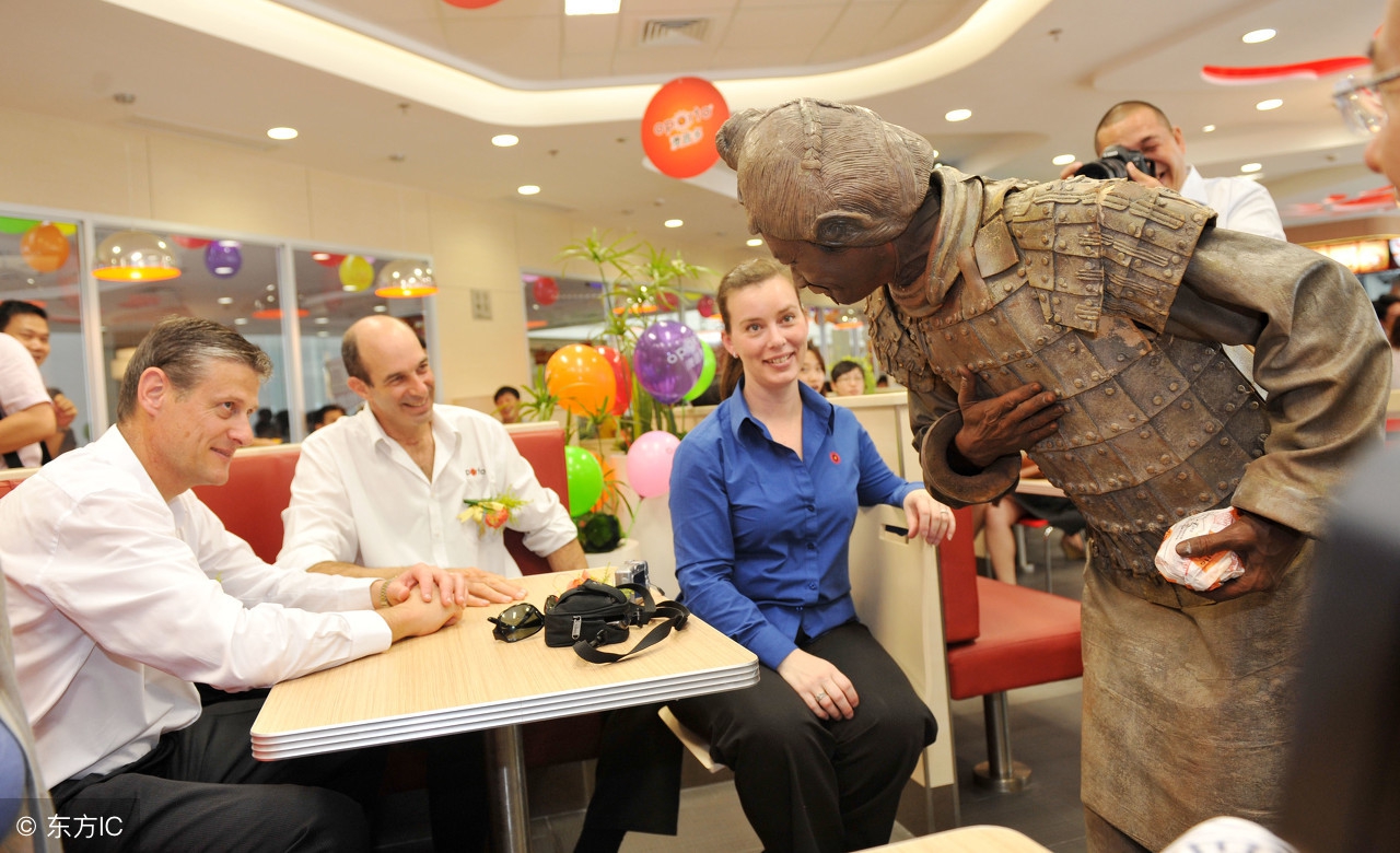 遗传性雀斑可以用去除雀斑产品吗,白人女孩的雀斑怎么去除