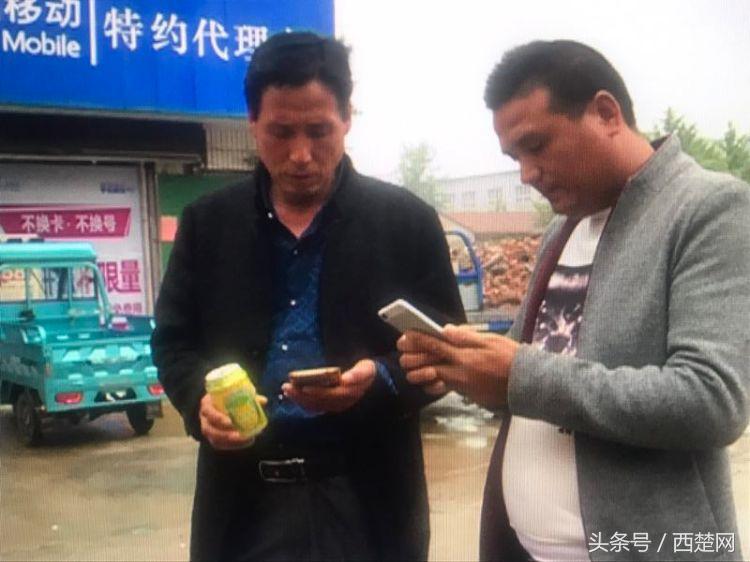 好恶心!宿迁男子在一罐菠萝啤里喝出一条大蚯蚓