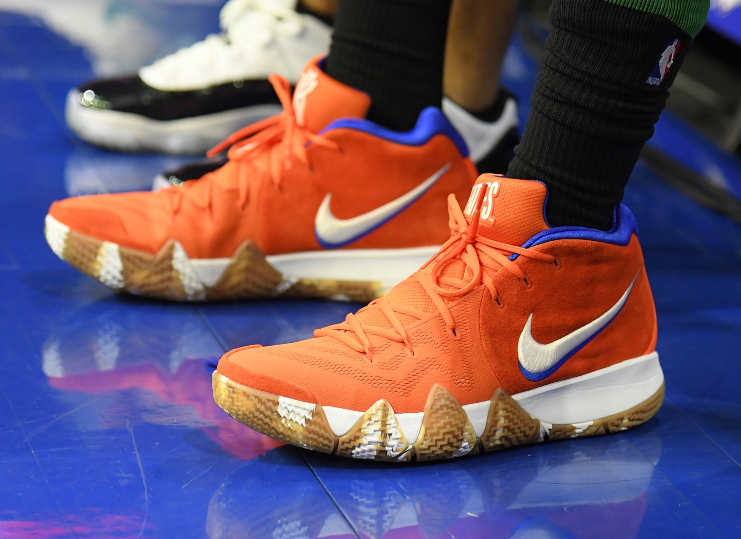 球鞋控福利贴：NBA季后赛半决赛舞台上与球星共闪耀的战靴精选集