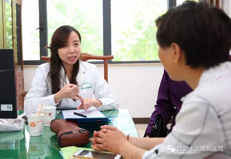 马融儿童脑病工作室收徒仪式暨大型义诊在西安中医脑病医院举行