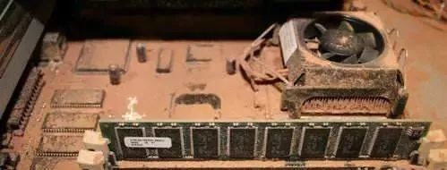 铅锤哥：网吧处理的二手电脑能买吗？网吧升级倒闭出售的电脑靠谱不？