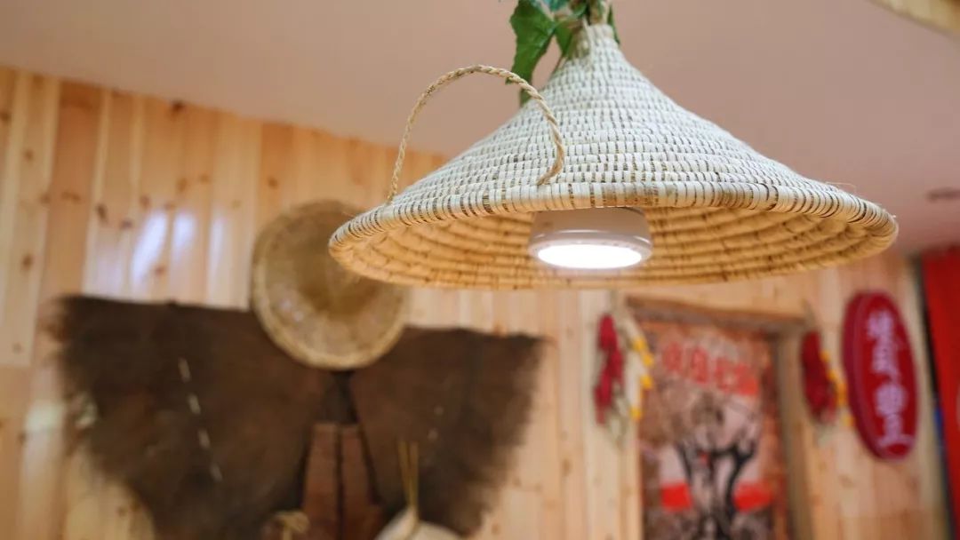 草帽当锅盖的石锅鱼,草帽蒸汽石锅鱼