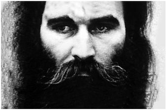 *虐性**亲子,把女信徒当“妃子”,他还徒手剖开了她的肚子!